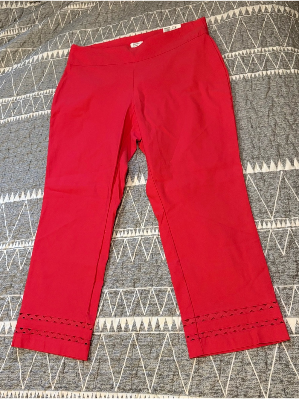 NWT Size 14 Crown & Ivy Cropped Pants